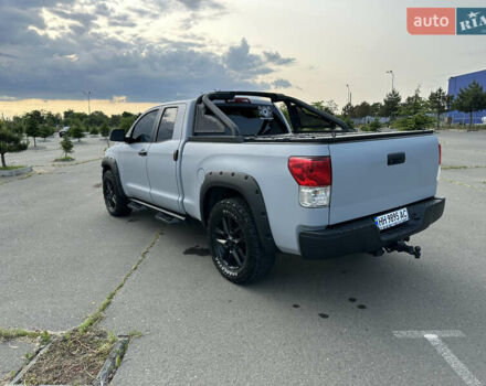 Серый Тойота Тундра, объемом двигателя 4.61 л и пробегом 155 тыс. км за 17900 $, фото 2 на Automoto.ua