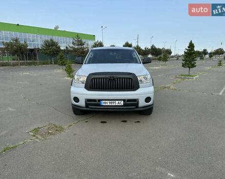 Серый Тойота Тундра, объемом двигателя 4.61 л и пробегом 155 тыс. км за 17900 $, фото 7 на Automoto.ua