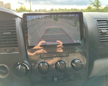 Серый Тойота Тундра, объемом двигателя 4.6 л и пробегом 155 тыс. км за 17900 $, фото 6 на Automoto.ua