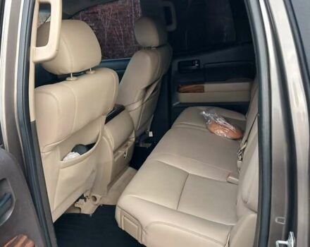 Серый Тойота Тундра, объемом двигателя 5.66 л и пробегом 190 тыс. км за 19900 $, фото 5 на Automoto.ua