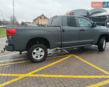 Серый Тойота Тундра, объемом двигателя 5.66 л и пробегом 95 тыс. км за 28350 $, фото 5 на Automoto.ua
