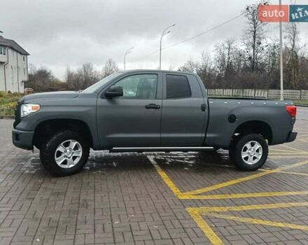 Серый Тойота Тундра, объемом двигателя 5.66 л и пробегом 95 тыс. км за 28350 $, фото 1 на Automoto.ua