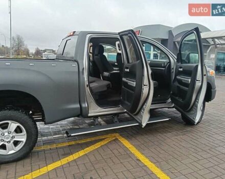 Серый Тойота Тундра, объемом двигателя 5.66 л и пробегом 95 тыс. км за 28350 $, фото 12 на Automoto.ua