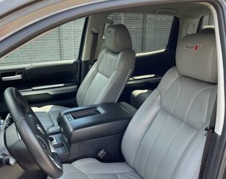 Тойота Тундра 2016 в Львове на Automoto.ua Серый Тойота Тундра, объемом двигателя 5.7 л и пробегом 190 тыс. км за 37000 $, фото 18 на Automoto.ua