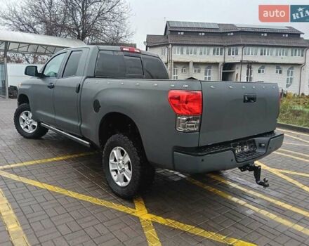 Серый Тойота Тундра, объемом двигателя 5.66 л и пробегом 95 тыс. км за 28350 $, фото 2 на Automoto.ua