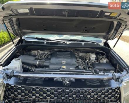 Тойота Тундра 2016 в Львове на Automoto.ua Серый Тойота Тундра, объемом двигателя 5.7 л и пробегом 190 тыс. км за 37000 $, фото 22 на Automoto.ua