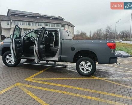 Серый Тойота Тундра, объемом двигателя 5.66 л и пробегом 95 тыс. км за 28350 $, фото 11 на Automoto.ua