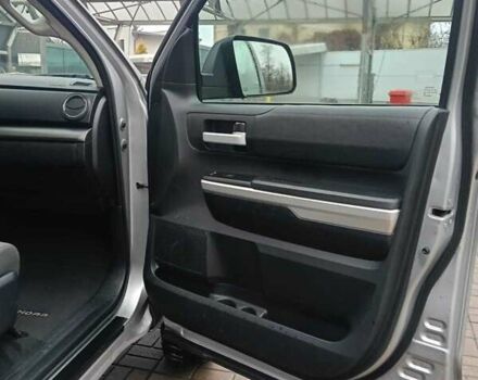 Серый Тойота Тундра, объемом двигателя 5.66 л и пробегом 95 тыс. км за 28350 $, фото 14 на Automoto.ua