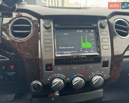 Сірий Тойота Тундра, об'ємом двигуна 5.7 л та пробігом 91 тис. км за 35000 $, фото 17 на Automoto.ua