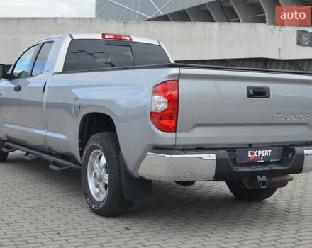 Сірий Тойота Тундра, об'ємом двигуна 5.7 л та пробігом 27 тис. км за 23490 $, фото 6 на Automoto.ua