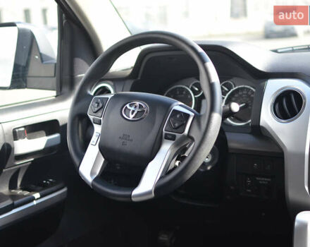 Сірий Тойота Тундра, об'ємом двигуна 5.7 л та пробігом 27 тис. км за 23490 $, фото 14 на Automoto.ua