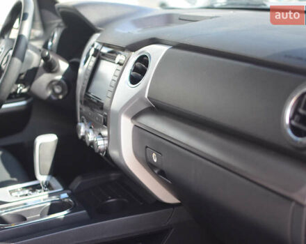 Сірий Тойота Тундра, об'ємом двигуна 5.7 л та пробігом 27 тис. км за 23490 $, фото 15 на Automoto.ua