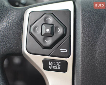 Сірий Тойота Тундра, об'ємом двигуна 5.7 л та пробігом 27 тис. км за 23490 $, фото 19 на Automoto.ua