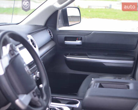 Сірий Тойота Тундра, об'ємом двигуна 5.7 л та пробігом 27 тис. км за 23490 $, фото 16 на Automoto.ua