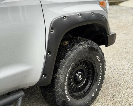 Сірий Тойота Тундра, об'ємом двигуна 5.66 л та пробігом 118 тис. км за 62000 $, фото 10 на Automoto.ua