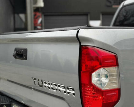 Сірий Тойота Тундра, об'ємом двигуна 5.66 л та пробігом 118 тис. км за 62000 $, фото 11 на Automoto.ua