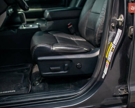 Серый Тойота Тундра, объемом двигателя 5.66 л и пробегом 115 тыс. км за 42500 $, фото 65 на Automoto.ua