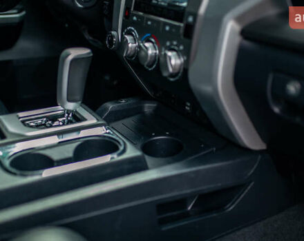 Серый Тойота Тундра, объемом двигателя 5.66 л и пробегом 115 тыс. км за 42500 $, фото 55 на Automoto.ua