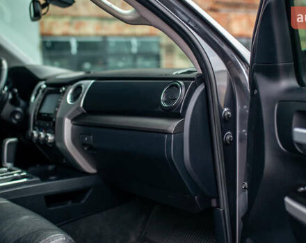 Серый Тойота Тундра, объемом двигателя 5.66 л и пробегом 115 тыс. км за 42500 $, фото 42 на Automoto.ua