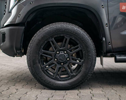 Серый Тойота Тундра, объемом двигателя 5.66 л и пробегом 115 тыс. км за 42500 $, фото 2 на Automoto.ua