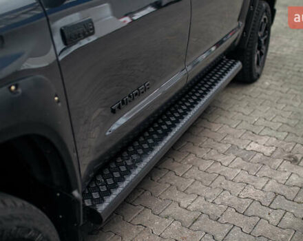 Серый Тойота Тундра, объемом двигателя 5.66 л и пробегом 115 тыс. км за 42500 $, фото 1 на Automoto.ua