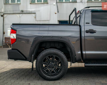 Серый Тойота Тундра, объемом двигателя 5.66 л и пробегом 115 тыс. км за 42500 $, фото 12 на Automoto.ua