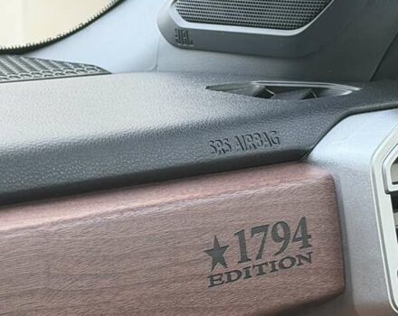 Серый Тойота Тундра, объемом двигателя 3.45 л и пробегом 32 тыс. км за 69900 $, фото 43 на Automoto.ua