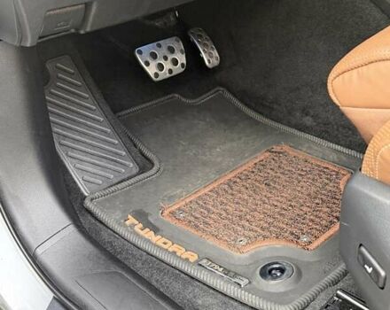 Серый Тойота Тундра, объемом двигателя 3.45 л и пробегом 32 тыс. км за 69900 $, фото 55 на Automoto.ua