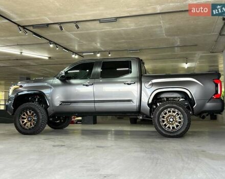 Серый Тойота Тундра, объемом двигателя 3.45 л и пробегом 8 тыс. км за 110000 $, фото 2 на Automoto.ua