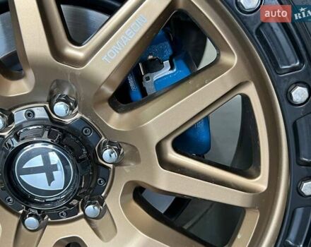 Серый Тойота Тундра, объемом двигателя 3.45 л и пробегом 8 тыс. км за 110000 $, фото 31 на Automoto.ua