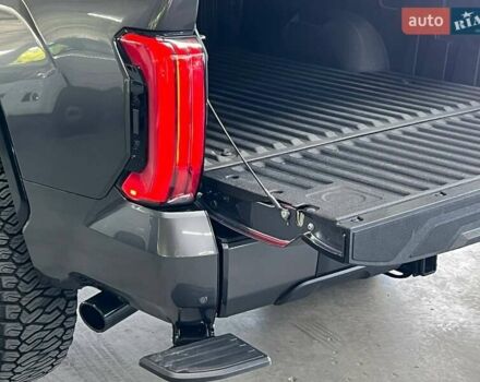 Серый Тойота Тундра, объемом двигателя 3.45 л и пробегом 8 тыс. км за 110000 $, фото 19 на Automoto.ua