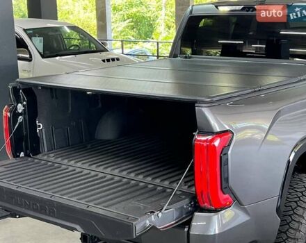 Серый Тойота Тундра, объемом двигателя 3.45 л и пробегом 8 тыс. км за 110000 $, фото 24 на Automoto.ua