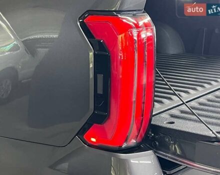 Серый Тойота Тундра, объемом двигателя 3.45 л и пробегом 8 тыс. км за 110000 $, фото 23 на Automoto.ua