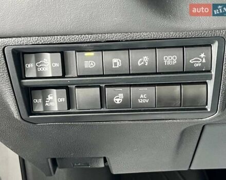 Серый Тойота Тундра, объемом двигателя 3.45 л и пробегом 8 тыс. км за 110000 $, фото 49 на Automoto.ua