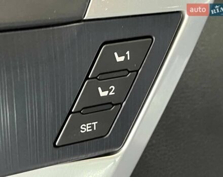 Серый Тойота Тундра, объемом двигателя 3.45 л и пробегом 8 тыс. км за 110000 $, фото 35 на Automoto.ua