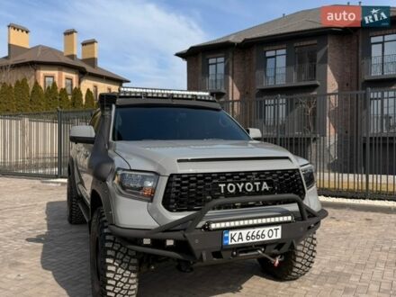 Серый Тойота Тундра, объемом двигателя 5.7 л и пробегом 160 тыс. км за 38999 $, фото 1 на Automoto.ua