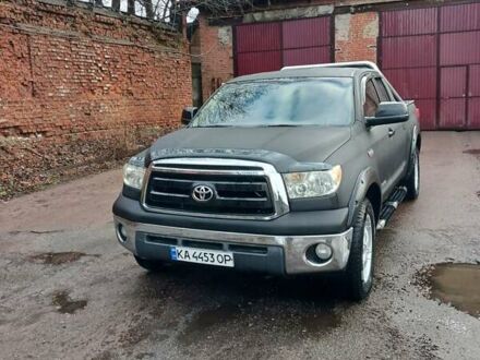 Серый Тойота Тундра, объемом двигателя 5.66 л и пробегом 190 тыс. км за 19900 $, фото 1 на Automoto.ua