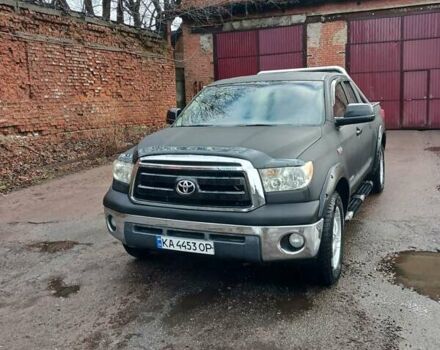 Серый Тойота Тундра, объемом двигателя 5.66 л и пробегом 190 тыс. км за 19900 $, фото 1 на Automoto.ua