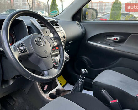 Черный Тойота Урбан Крузер, объемом двигателя 1.33 л и пробегом 130 тыс. км за 6999 $, фото 9 на Automoto.ua