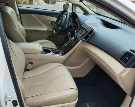 Белый Тойота Венза, объемом двигателя 0 л и пробегом 115 тыс. км за 16500 $, фото 2 на Automoto.ua