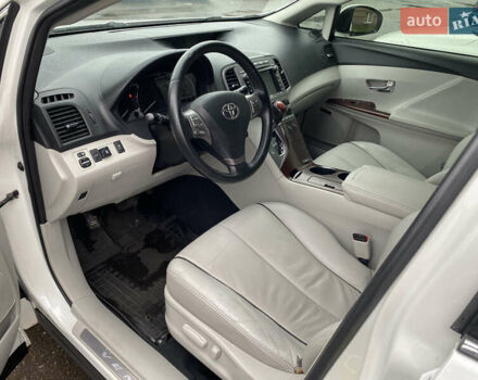 Белый Тойота Венза, объемом двигателя 2.7 л и пробегом 165 тыс. км за 12500 $, фото 13 на Automoto.ua