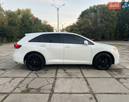 Белый Тойота Венза, объемом двигателя 2.7 л и пробегом 172 тыс. км за 12500 $, фото 2 на Automoto.ua