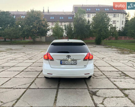 Белый Тойота Венза, объемом двигателя 2.7 л и пробегом 172 тыс. км за 12500 $, фото 5 на Automoto.ua