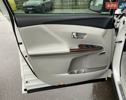 Белый Тойота Венза, объемом двигателя 2.7 л и пробегом 165 тыс. км за 12500 $, фото 14 на Automoto.ua