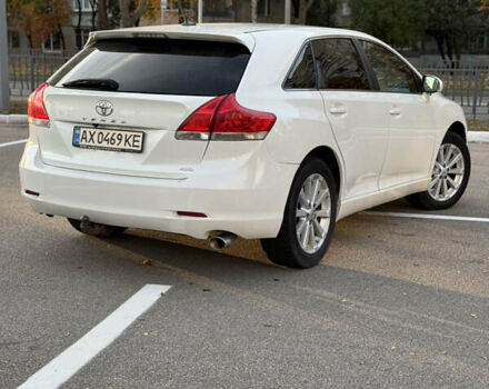 Белый Тойота Венза, объемом двигателя 2.7 л и пробегом 240 тыс. км за 11250 $, фото 3 на Automoto.ua