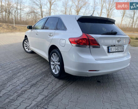 Белый Тойота Венза, объемом двигателя 2.7 л и пробегом 260 тыс. км за 11700 $, фото 2 на Automoto.ua