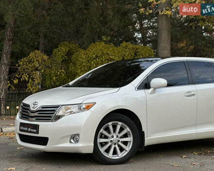 Белый Тойота Венза, объемом двигателя 2.7 л и пробегом 145 тыс. км за 13499 $, фото 1 на Automoto.ua