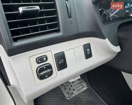Белый Тойота Венза, объемом двигателя 3.46 л и пробегом 168 тыс. км за 16990 $, фото 19 на Automoto.ua