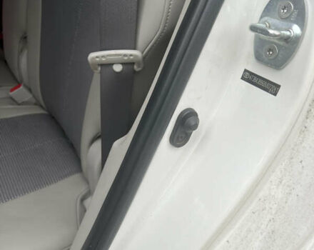 Белый Тойота Венза, объемом двигателя 2.67 л и пробегом 152 тыс. км за 12900 $, фото 16 на Automoto.ua