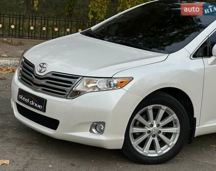 Белый Тойота Венза, объемом двигателя 2.7 л и пробегом 145 тыс. км за 13499 $, фото 2 на Automoto.ua
